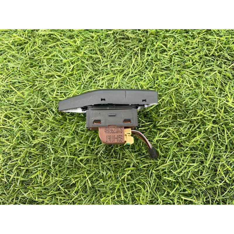 Кнопка блокировки центрального замка (электрика / кнопки) AUDI A8 D4 2011 4,2 4H0962107B5PR