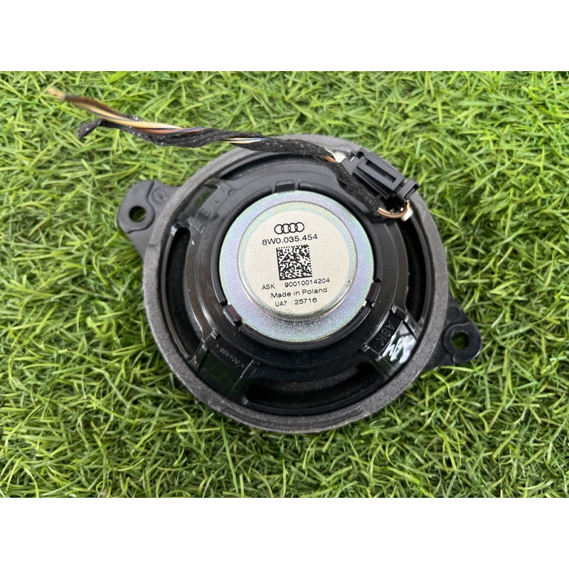 Динамик (электрика) AUDI A4 B9 2017 2.0L 8W0035454