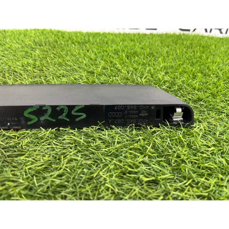 Повторитель стоп сигнала (оптика) AUDI A8 D4 2011 4,2 4H0945097