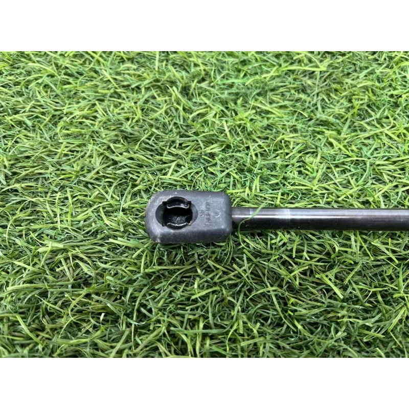 Амортизатор капота (кузов и элементы) AUDI A8 D4 2011 4,2 4H0823359D