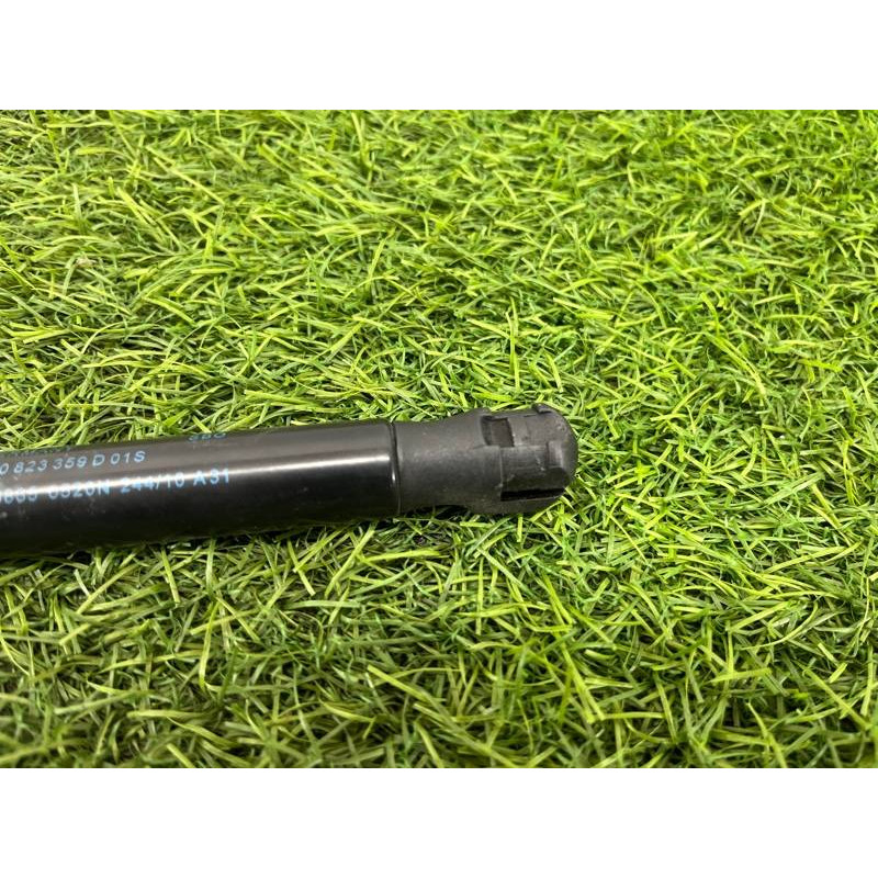 Амортизатор капота (кузов и элементы) AUDI A8 D4 2011 4,2 4H0823359D