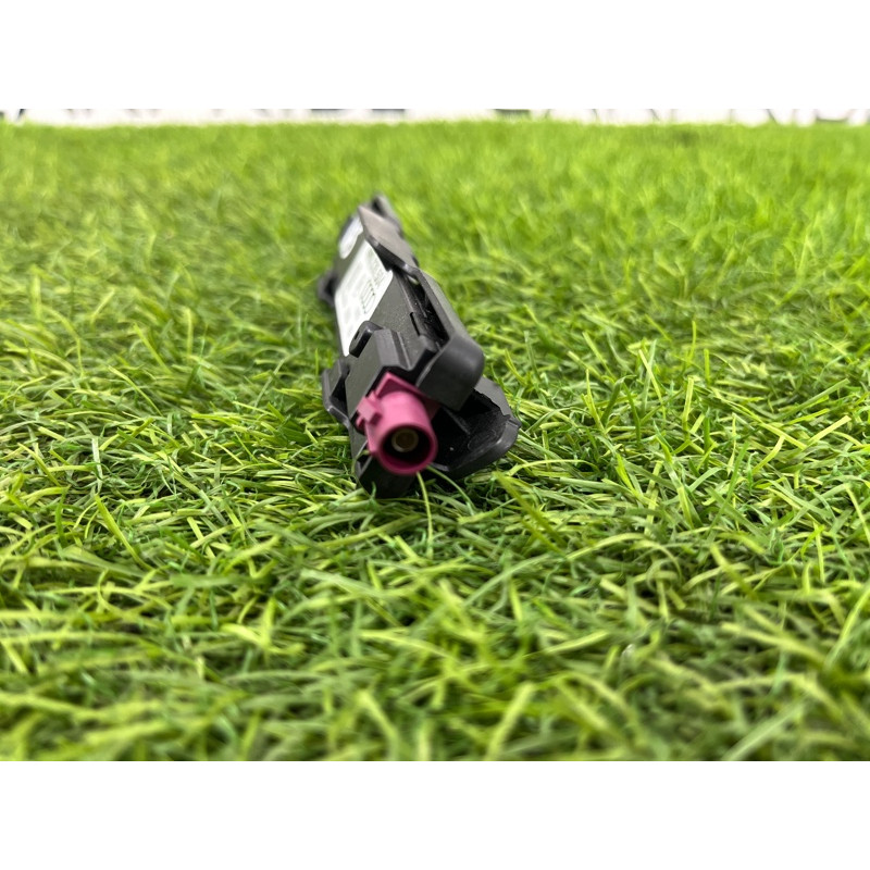 Усилитель антенны (электрика) Audi A5 F5 2019 2.0 TFSI 4M0035504