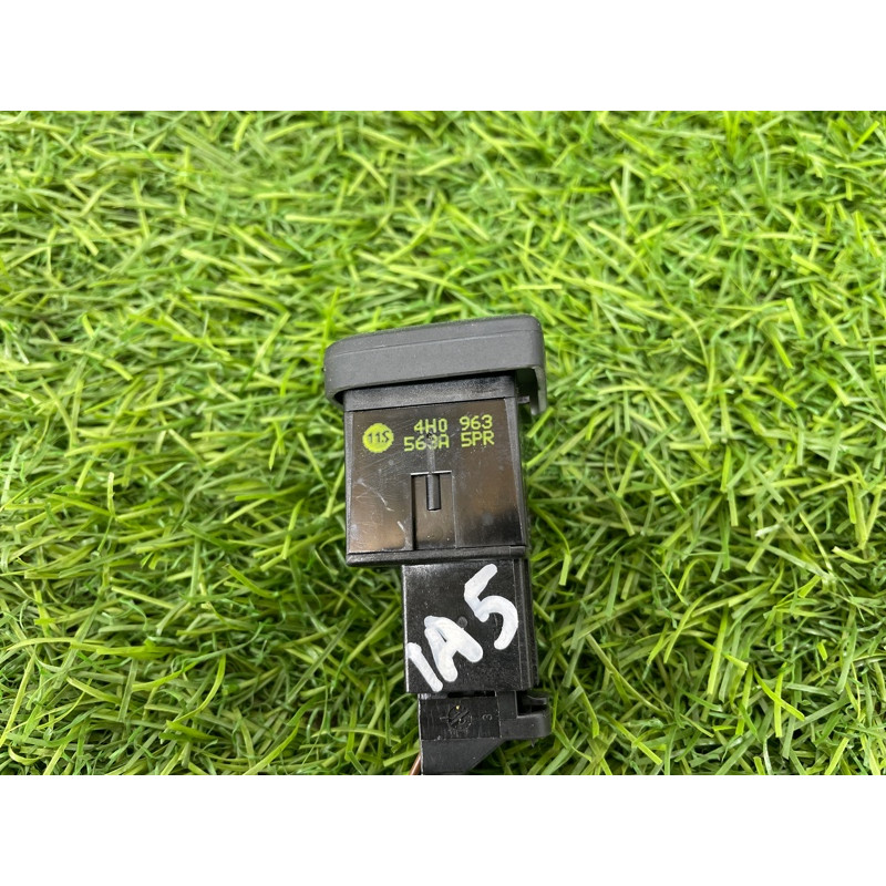 Кнопка подогрева сиденья (электрика / кнопки) AUDI A8 D4 2011 4,2 4H0963563A5PR