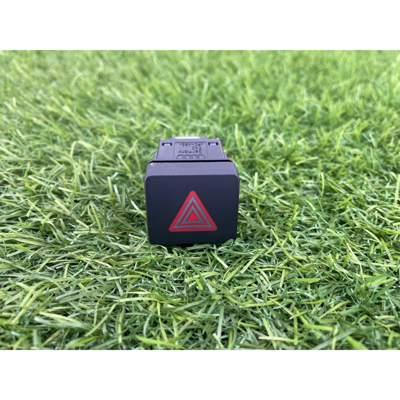 Кнопка аварийной сигнализации (электрика / кнопки) AUDI A4 B9 2017 2.0L 8W0941509A5PR