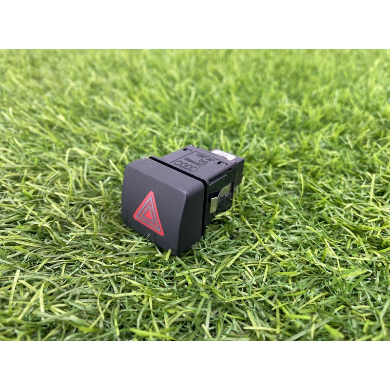 Кнопка аварийной сигнализации (электрика / кнопки) AUDI A4 B9 2017 2.0L 8W0941509A5PR