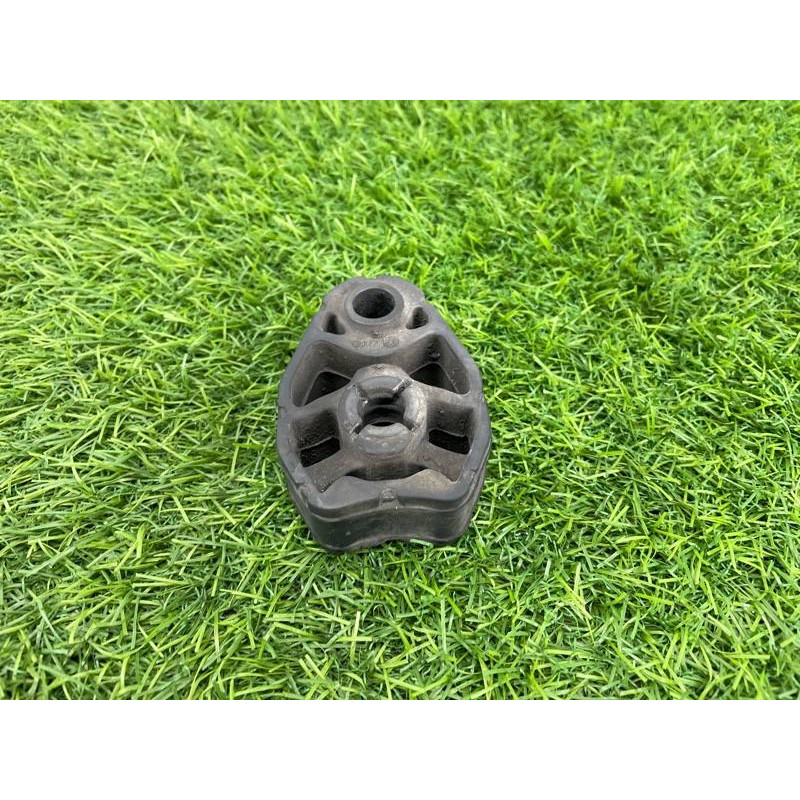 Подушка глушителя (выпускная система) AUDI A8 D4 2011 4,2 8K0253147A