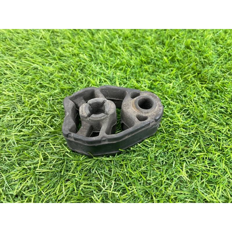 Подушка глушителя (выпускная система) AUDI A8 D4 2011 4,2 8K0253147A