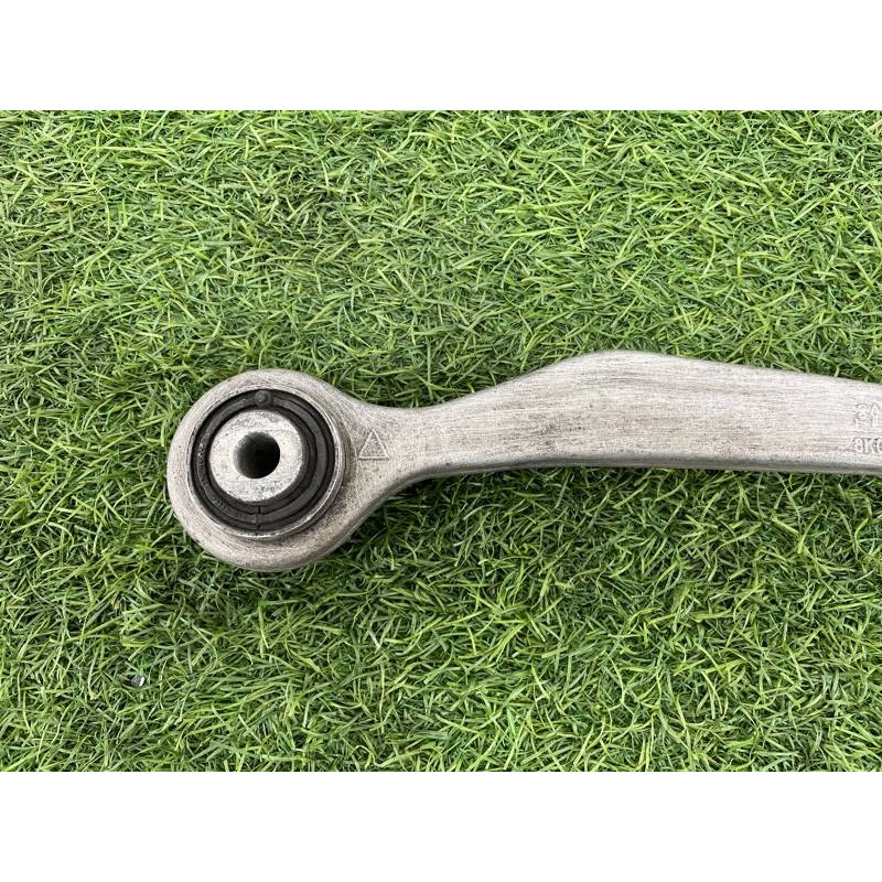 Рычаг подвески (подвеска) AUDI A8 D4 2011 4,2 8K0501530N