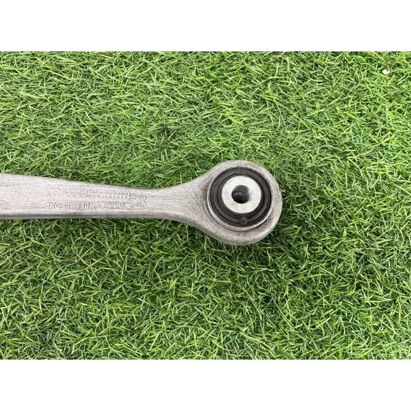 Рычаг подвески (подвеска) AUDI A8 D4 2011 4,2 8K0501530N