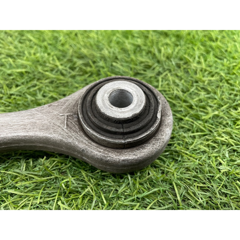 Рычаг подвески (подвеска) AUDI A8 D4 2011 4,2 8K0501530N