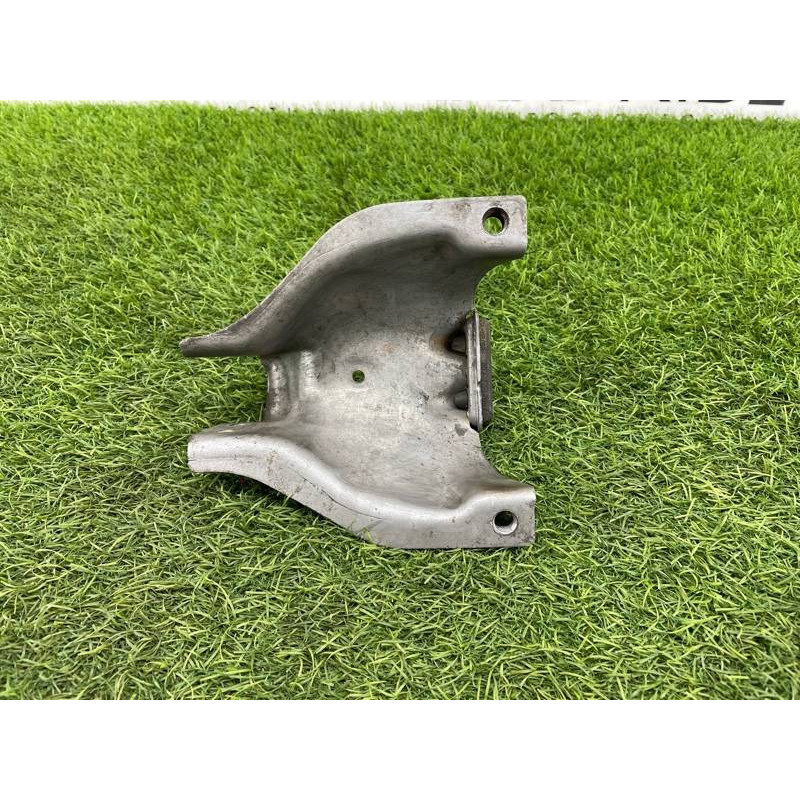 Кронштейн подушки двигателя (кронштейны двигателя) Audi Q5 8R 2012 3.2 CALB 8K0399060