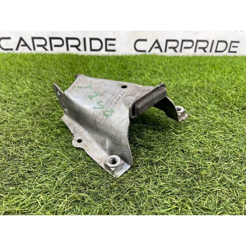 Кронштейн подушки двигателя (кронштейны двигателя) Audi Q5 8R 2012 3.2 CALB 8K0399059A