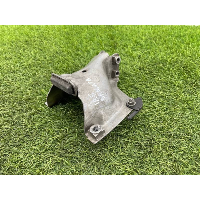 Кронштейн подушки двигателя (кронштейны двигателя) Audi Q5 8R 2012 3.2 CALB 8K0399059A