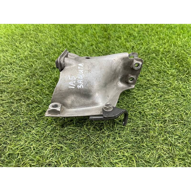 Кронштейн подушки двигателя (кронштейны двигателя) Audi Q5 8R 2012 3.2 CALB 8K0399059A