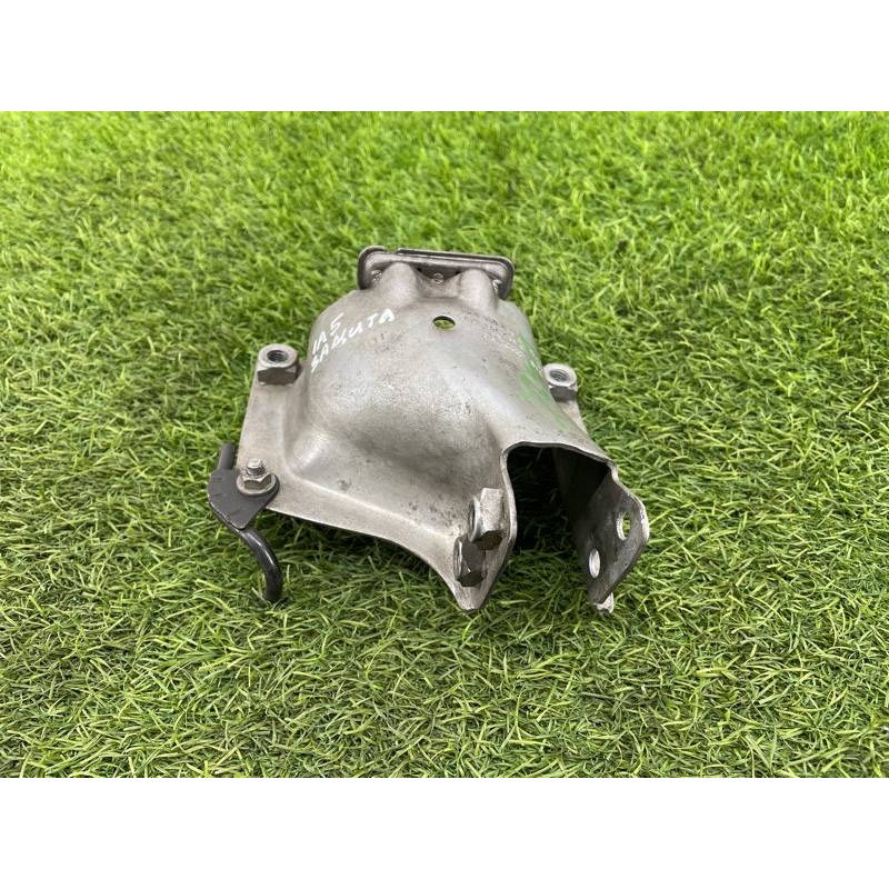 Кронштейн подушки двигателя (кронштейны двигателя) Audi Q5 8R 2012 3.2 CALB 8K0399059A