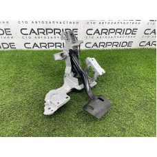 Педаль тормоза с кронштейном