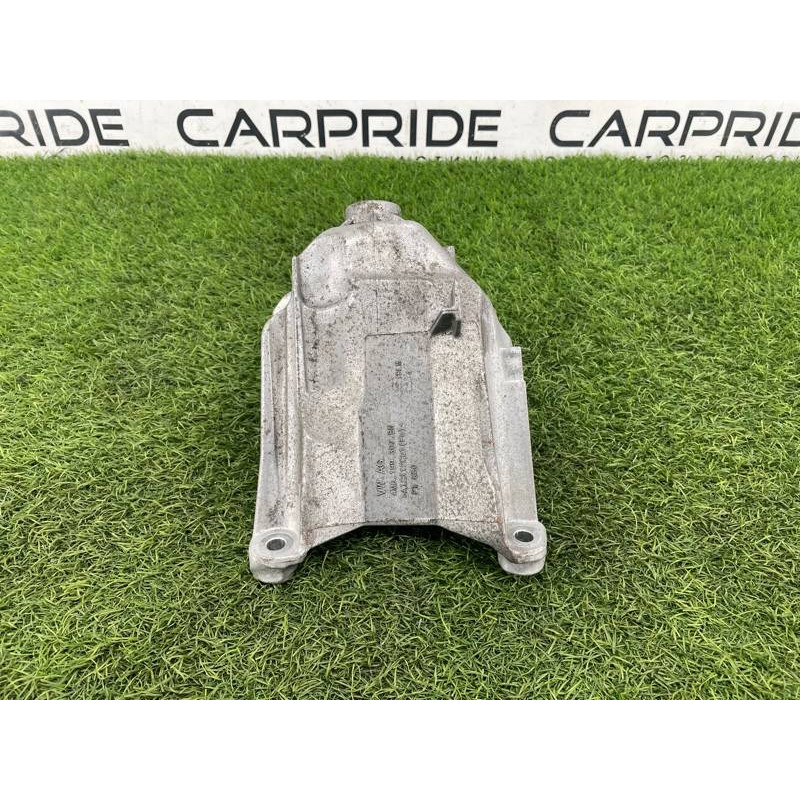 Кронштейн подушки двигателя (кронштейны двигателя) Audi A5 F5 2019 2.0 TFSI 4M0199307CB