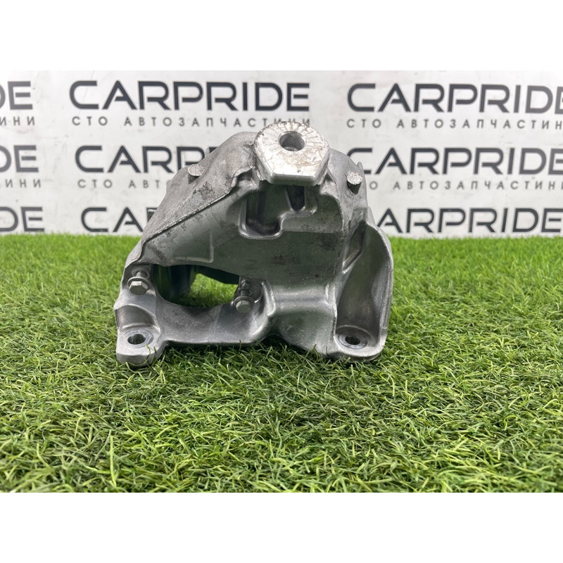 Кронштейн подушки двигателя (кронштейны двигателя) Audi A5 F5 2019 2.0 TFSI 4M0199307CB