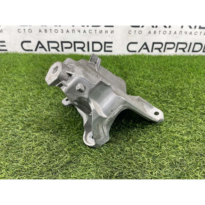 Кронштейн подушки двигателя (кронштейны двигателя) Audi A5 F5 2019 2.0 TFSI 4M0199307CB