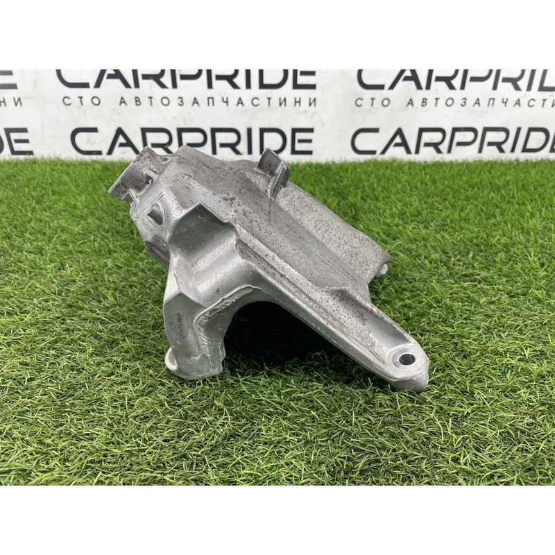 Кронштейн подушки двигателя (кронштейны двигателя) Audi A5 F5 2019 2.0 TFSI 4M0199307CB