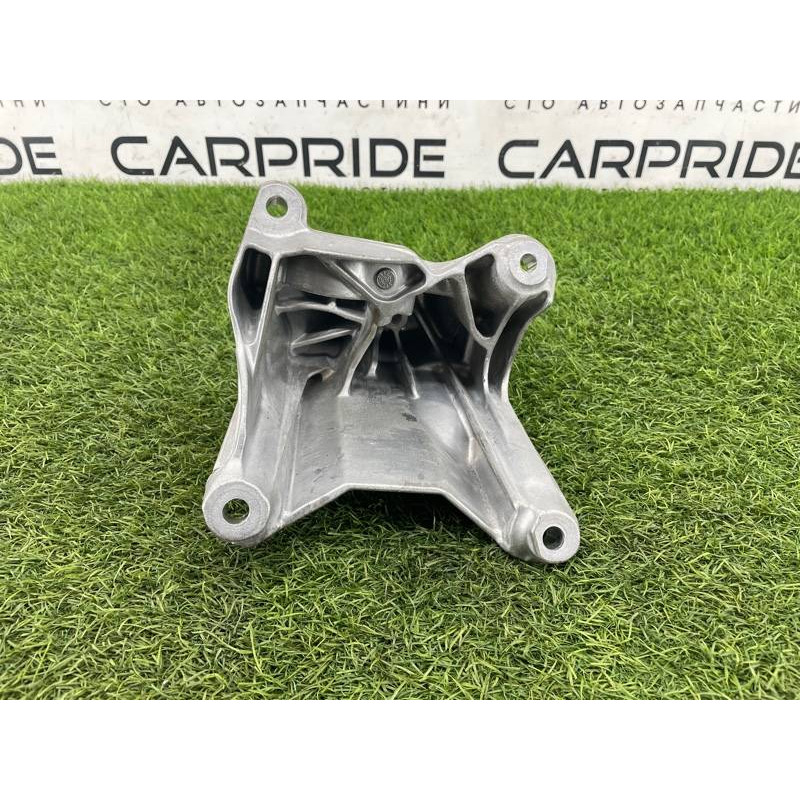 Кронштейн подушки двигателя (кронштейны двигателя) Audi A5 F5 2019 2.0 TFSI 4M0199307CB