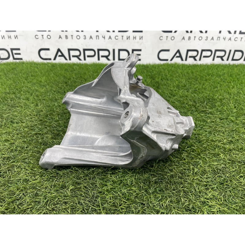 Кронштейн подушки двигателя (кронштейны двигателя) Audi A5 F5 2019 2.0 TFSI 4M0199307CB