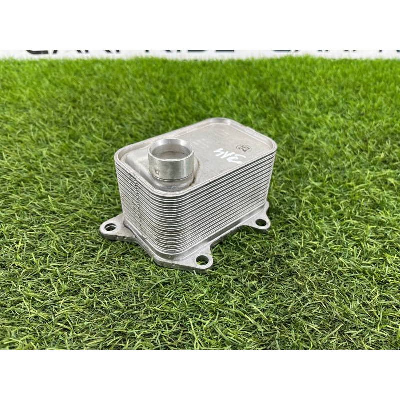 Теплообменник масляного фильтра (двигатель и элементы) AUDI A4 B9 2017 2.0L 06L117021G