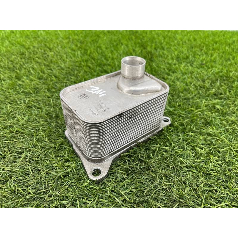 Теплообменник масляного фильтра (двигатель и элементы) AUDI A4 B9 2017 2.0L 06L117021G