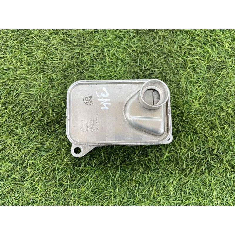 Теплообменник масляного фильтра (двигатель и элементы) AUDI A4 B9 2017 2.0L 06L117021G