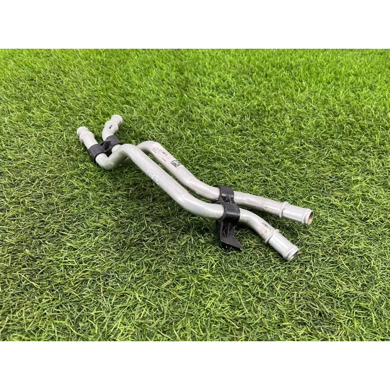 Трубка системы охлаждения (система охлаждения) AUDI A4 B9 2017 2.0L 8W0121400B