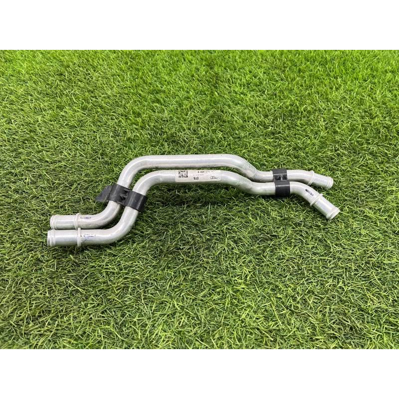 Трубка системы охлаждения (система охлаждения) AUDI A4 B9 2017 2.0L 8W0121400B