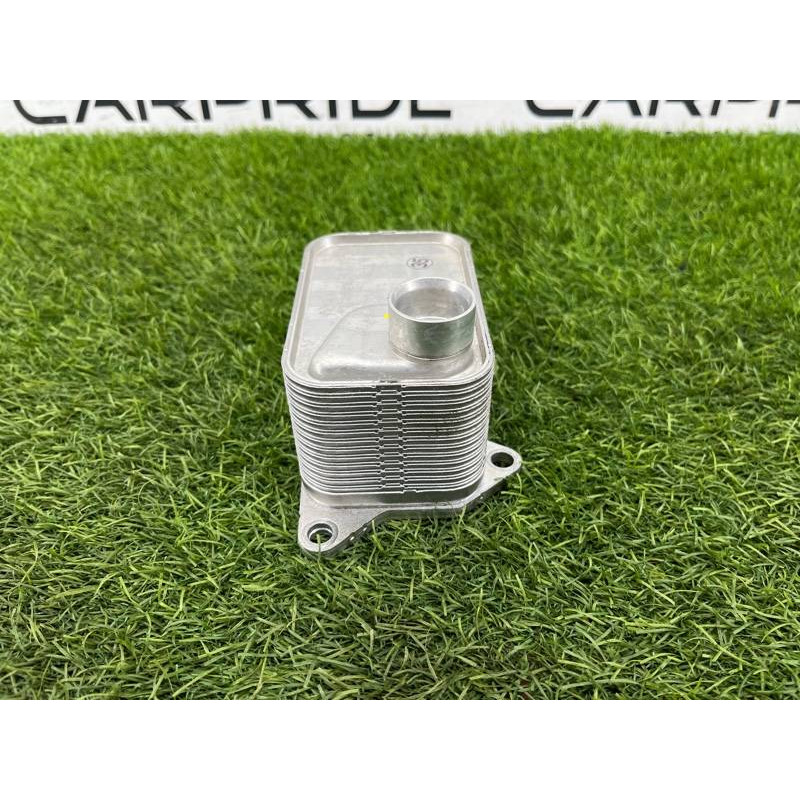 Теплообменник масляного фильтра (двигатель и элементы) Audi A5 F5 2019 2.0 TFSI 06L117021G