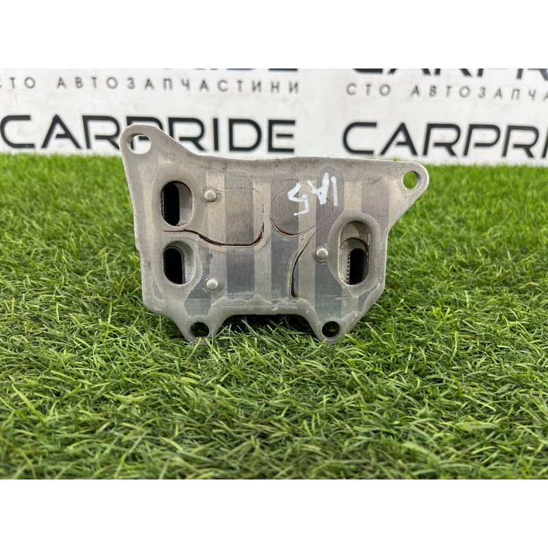 Теплообменник масляного фильтра (двигатель и элементы) Audi A5 F5 2019 2.0 TFSI 06L117021G