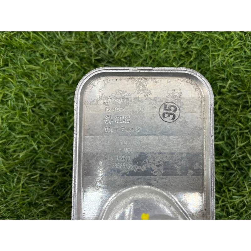 Теплообменник масляного фильтра (двигатель и элементы) Audi A5 F5 2019 2.0 TFSI 06L117021G