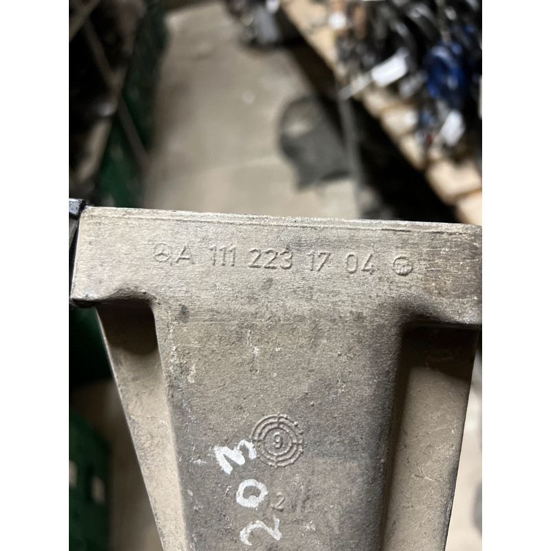 Кронштейн подушки двигателя (кронштейны двигателя) Mercedes-Benz C-class W203 1.8 M111.951 a1112231704