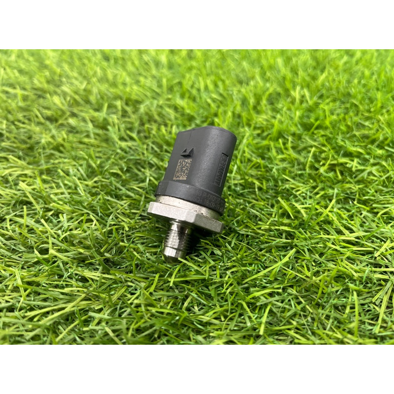 Датчик тиску пального (електрика / датчики) Audi A5 F5 2019 2.0 TFSI 06J906054J