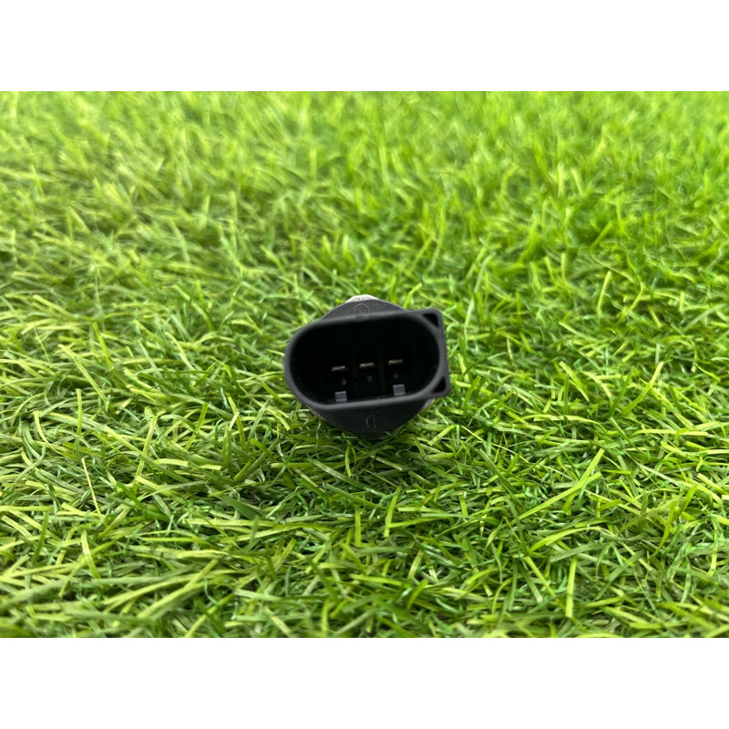 Датчик тиску пального (електрика / датчики) Audi A5 F5 2019 2.0 TFSI 06J906054J