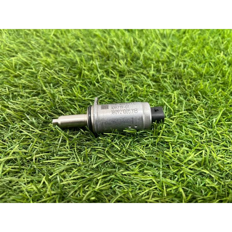 Клапан электромагнитный (электрика) Audi A5 F5 2019 2.0 TFSI 06E103697L