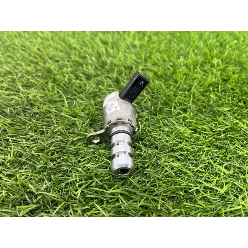 Клапан фазорегулятора (электрика двигателя) Audi A5 F5 2019 2.0 TFSI 06K115243L