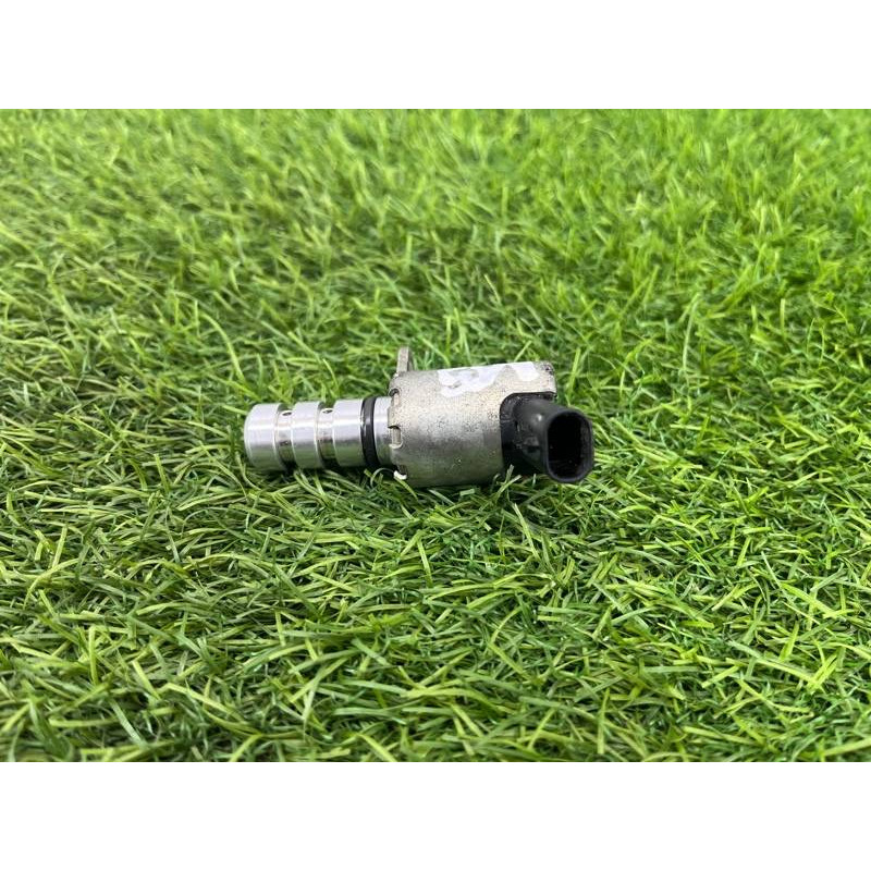 Клапан фазорегулятора (электрика двигателя) Audi A5 F5 2019 2.0 TFSI 06K115243L