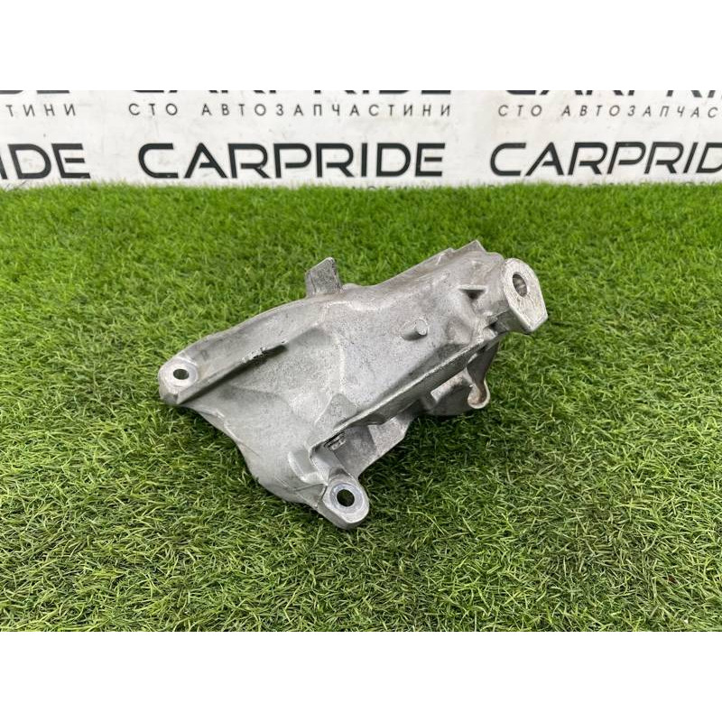 Кронштейн подушки двигателя (кронштейны двигателя) AUDI A4 B9 2017 2.0L 4M0199307BM