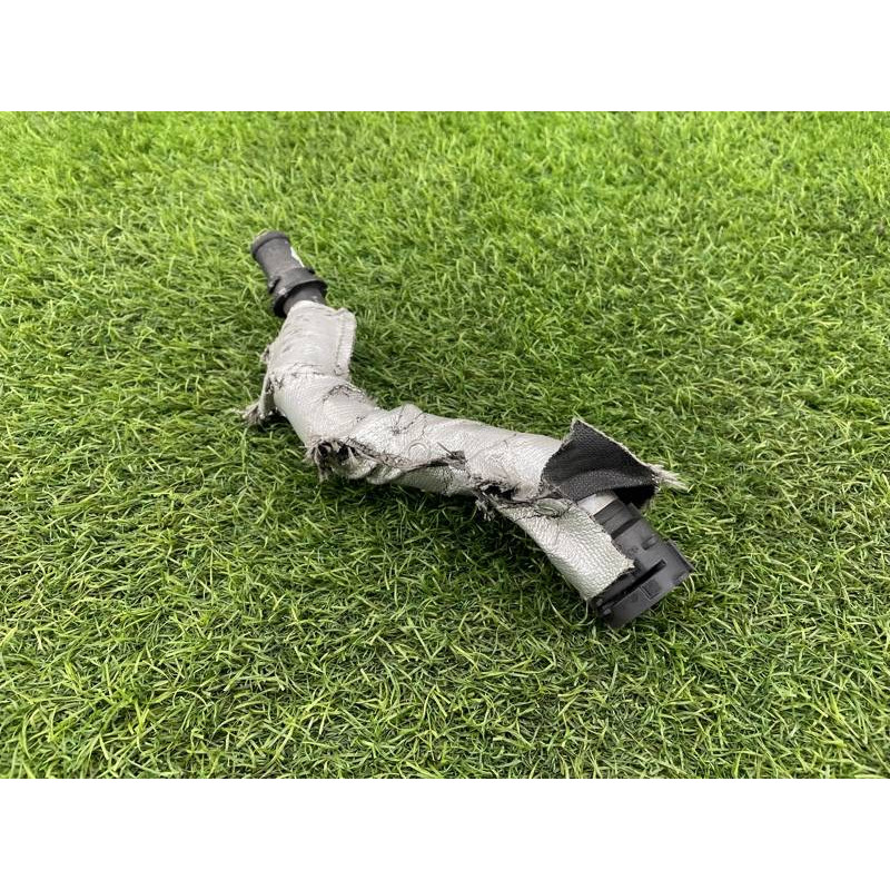 Патрубок (система охлаждения) AUDI A4 B9 2017 2.0L 8W0819334F