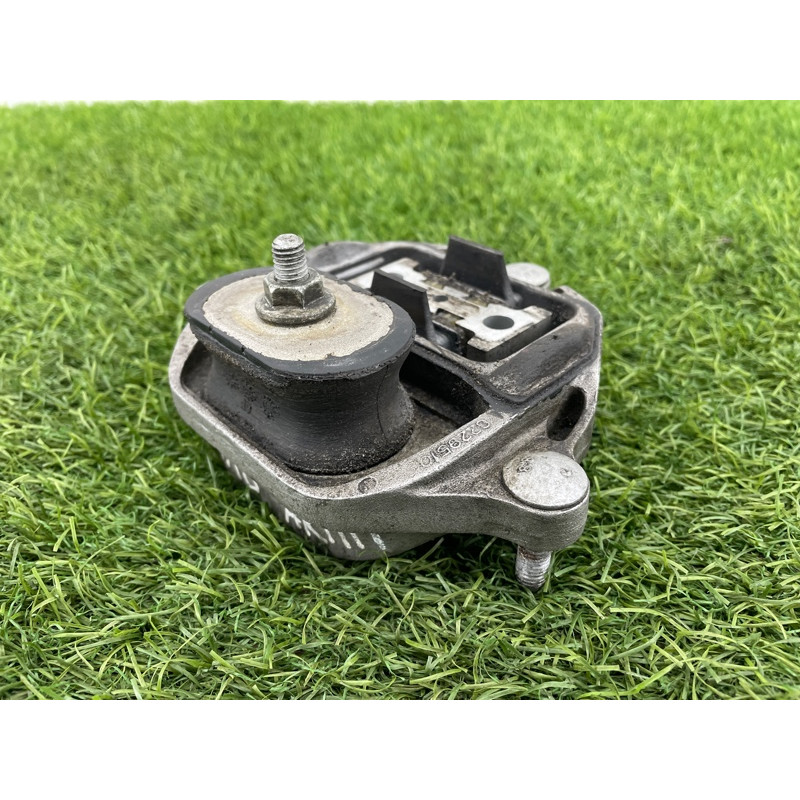 Подушка КПП (трансмиссия) AUDI A8 D4 2011 4,2 8K0399151CM