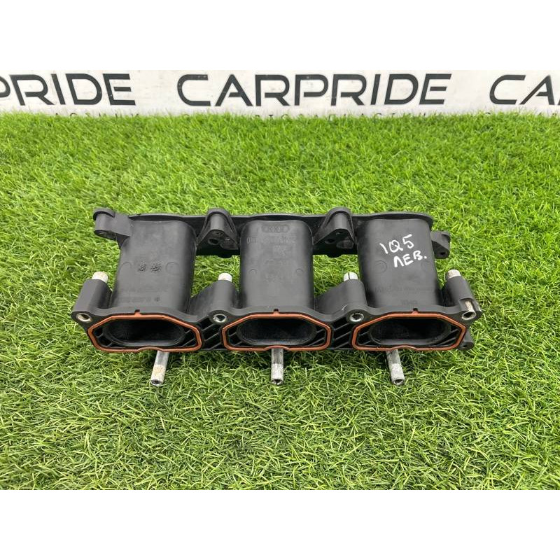 Коллектор впускной (впускная система) Audi Q5 8R 2012 3.2 CALB 06E133125D