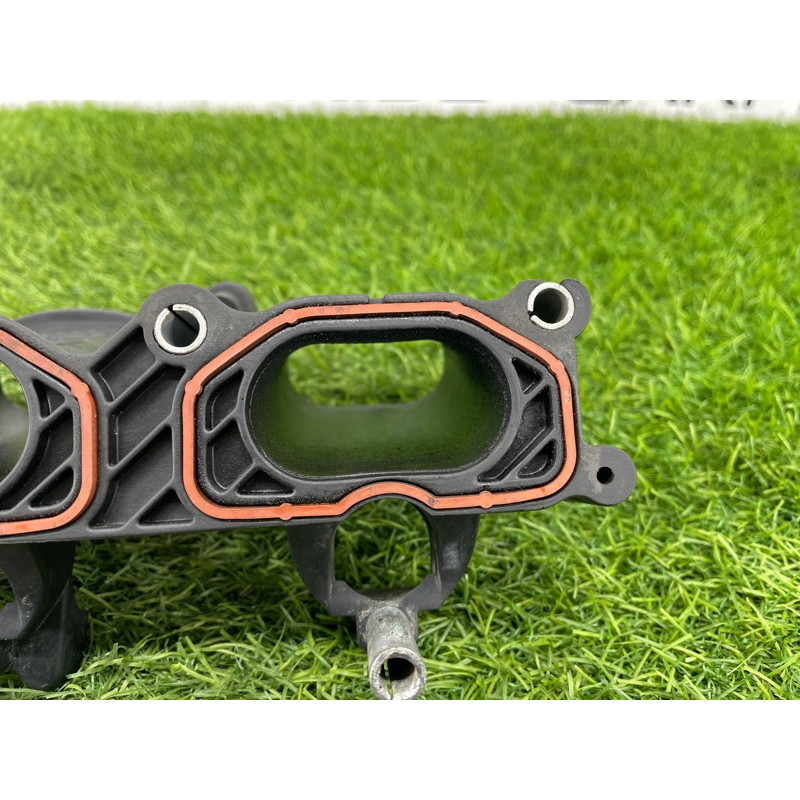 Коллектор впускной (впускная система) Audi Q5 8R 2012 3.2 CALB 06E133125D