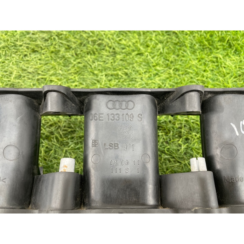 Коллектор впускной (впускная система) Audi Q5 8R 2012 3.2 CALB 06E133125D