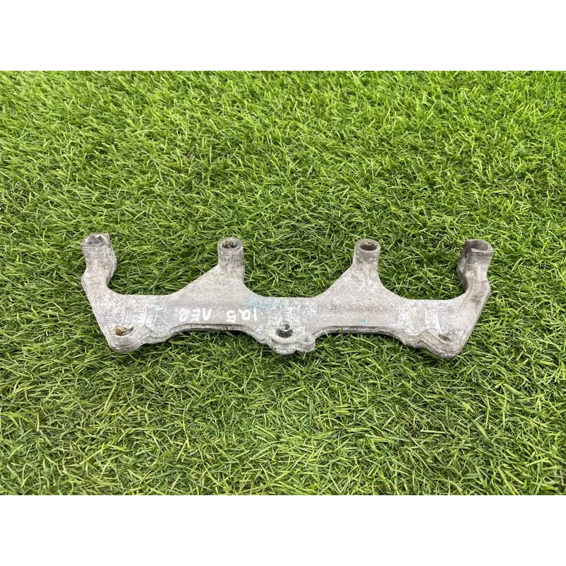 Кронштейн топливной рампы (кронштейны двигателя) Audi Q5 8R 2012 3.2 CALB 06E133340A