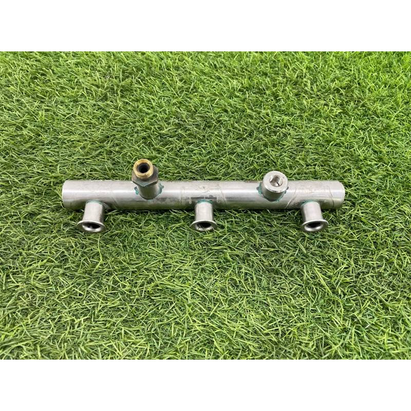 Топливная рампа (топливная система) Audi Q5 8R 2012 3.2 CALB 06E130089D