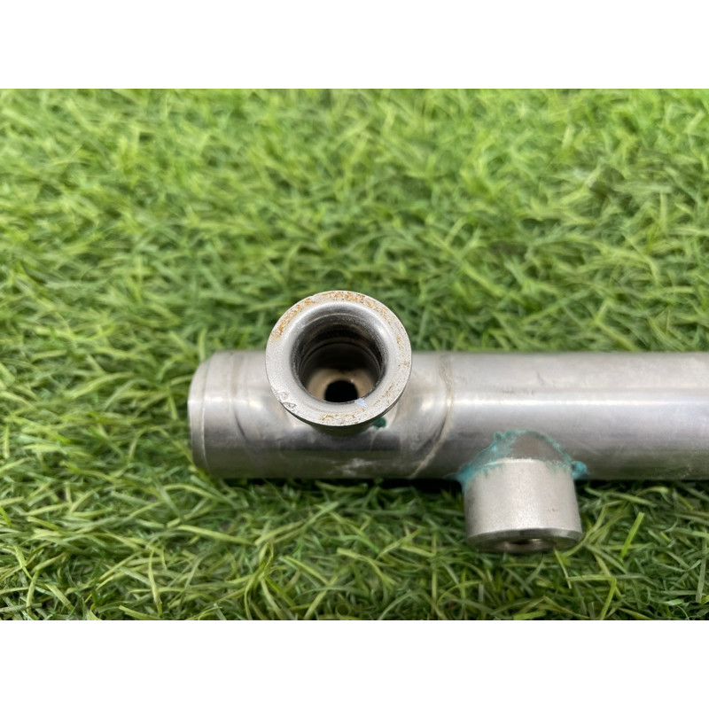 Топливная рампа (топливная система) Audi Q5 8R 2012 3.2 CALB 06E130089D