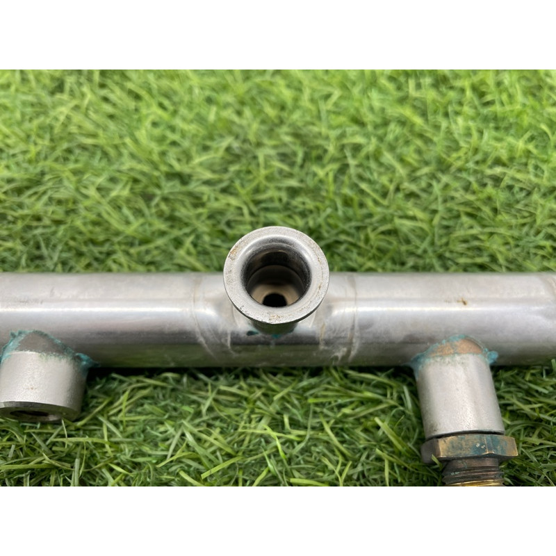 Топливная рампа (топливная система) Audi Q5 8R 2012 3.2 CALB 06E130089D